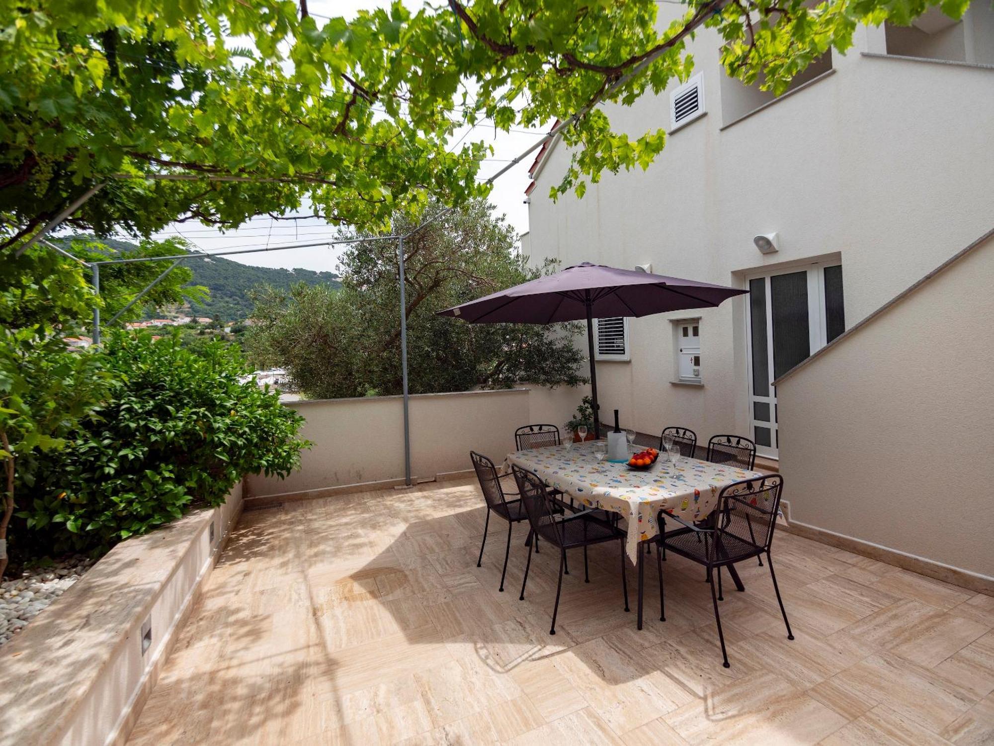Haus Helga Daire Rab Town Dış mekan fotoğraf