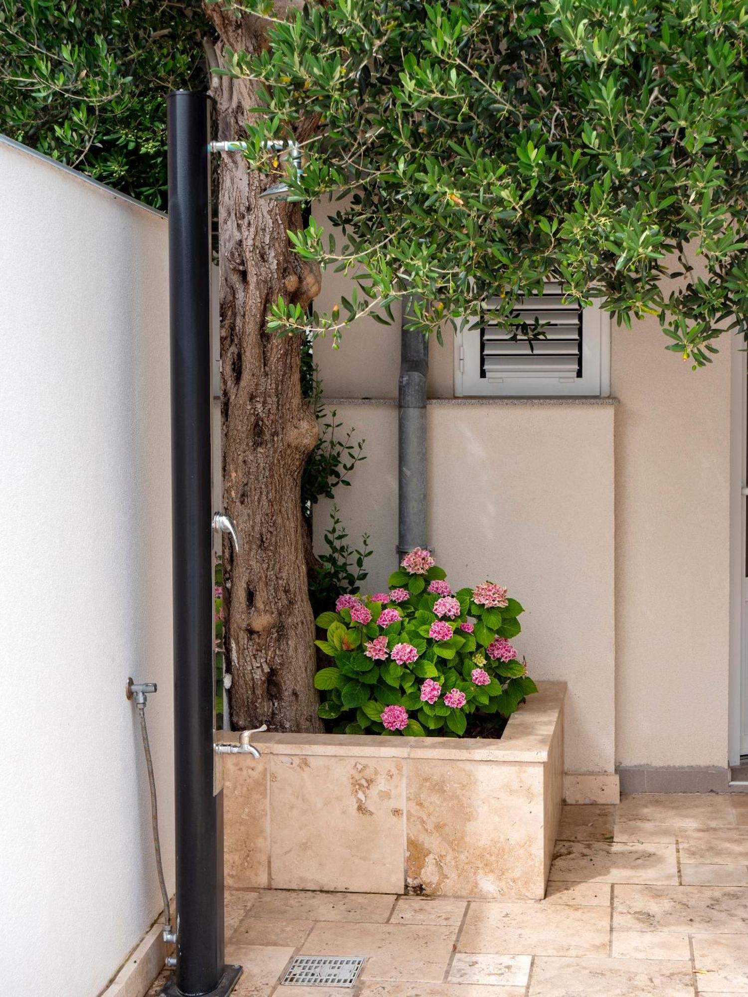 Haus Helga Daire Rab Town Dış mekan fotoğraf