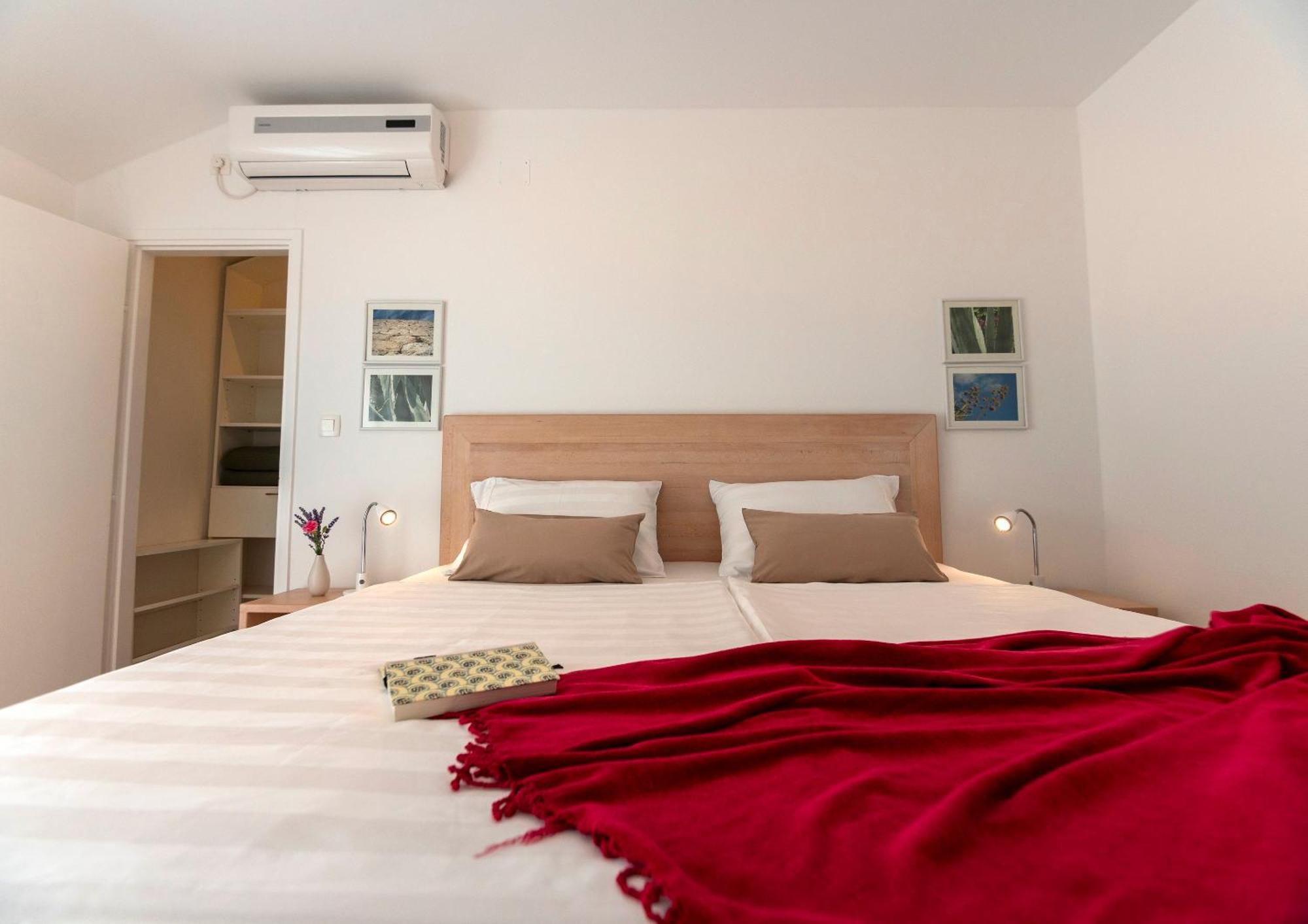 Haus Helga Daire Rab Town Dış mekan fotoğraf