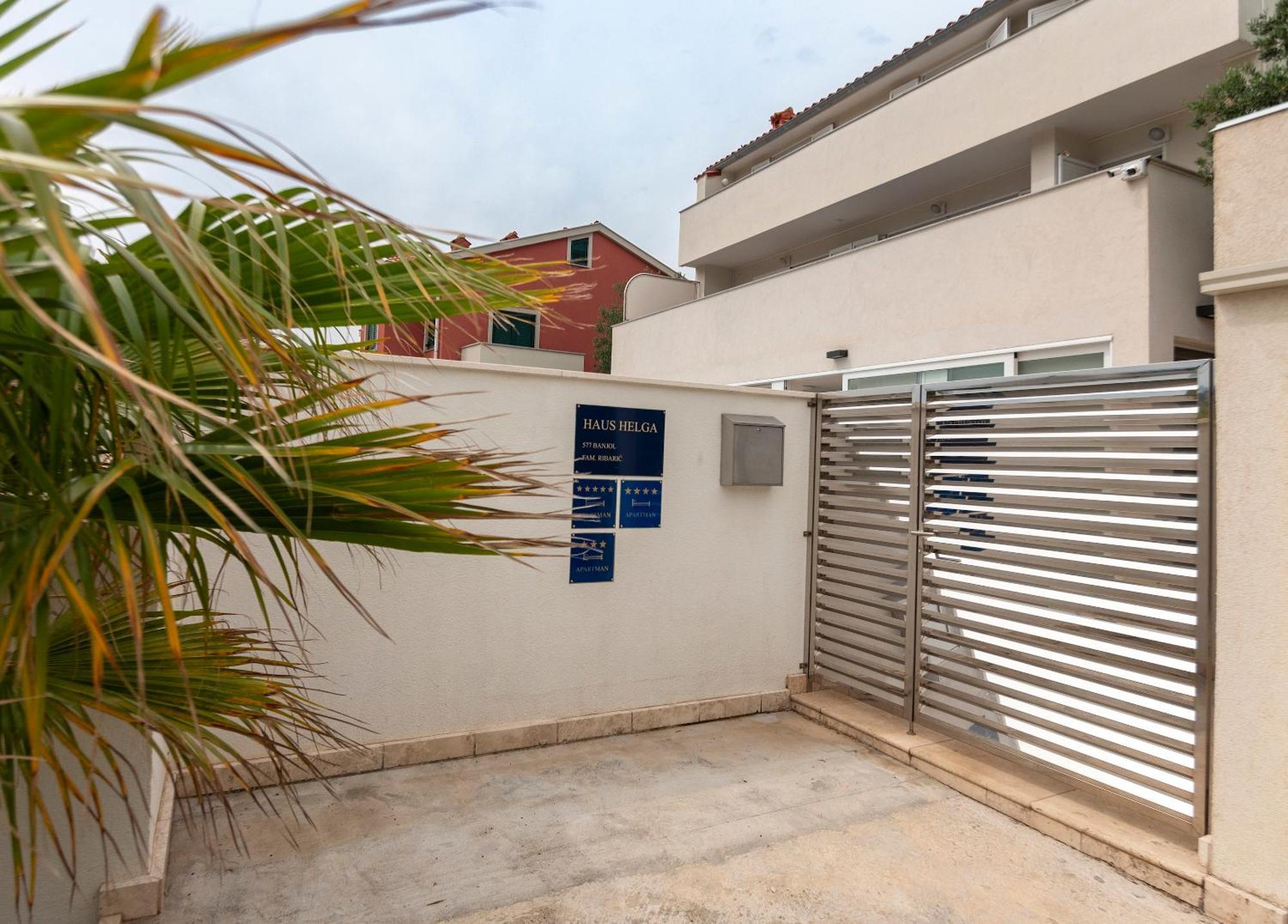 Haus Helga Daire Rab Town Dış mekan fotoğraf