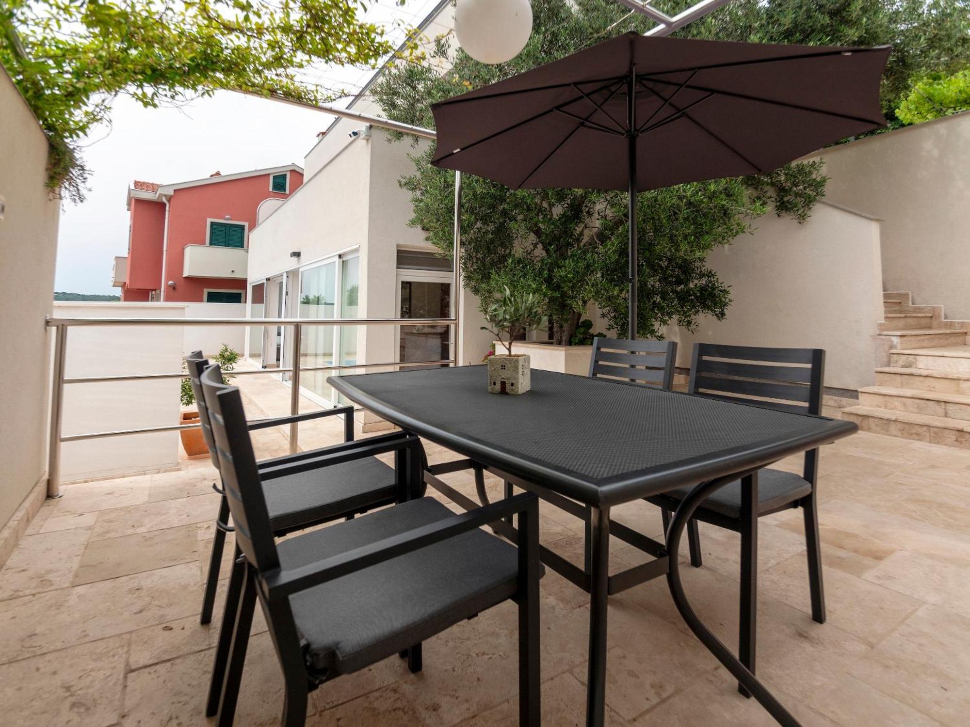 Haus Helga Daire Rab Town Dış mekan fotoğraf