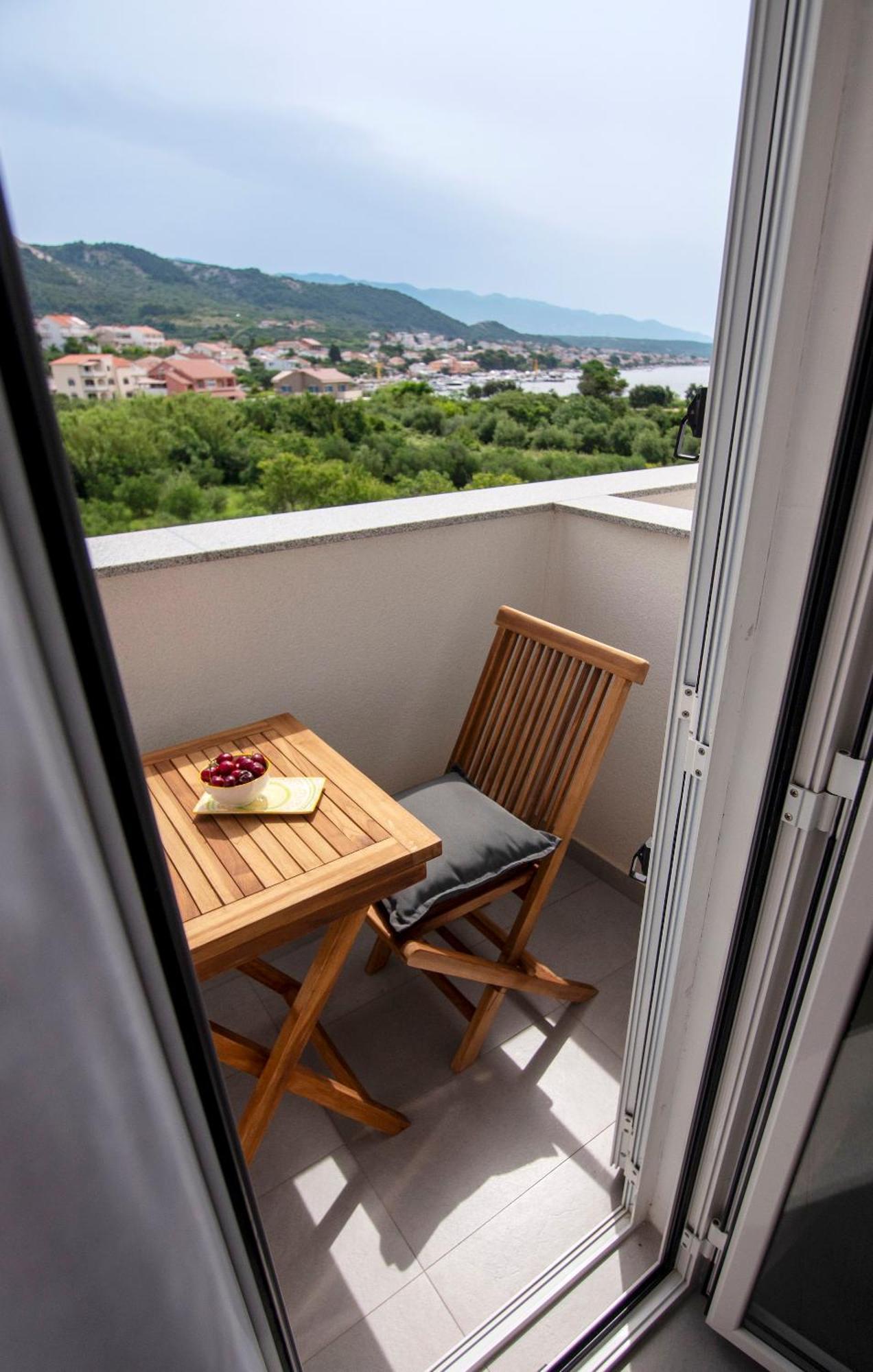 Haus Helga Daire Rab Town Dış mekan fotoğraf